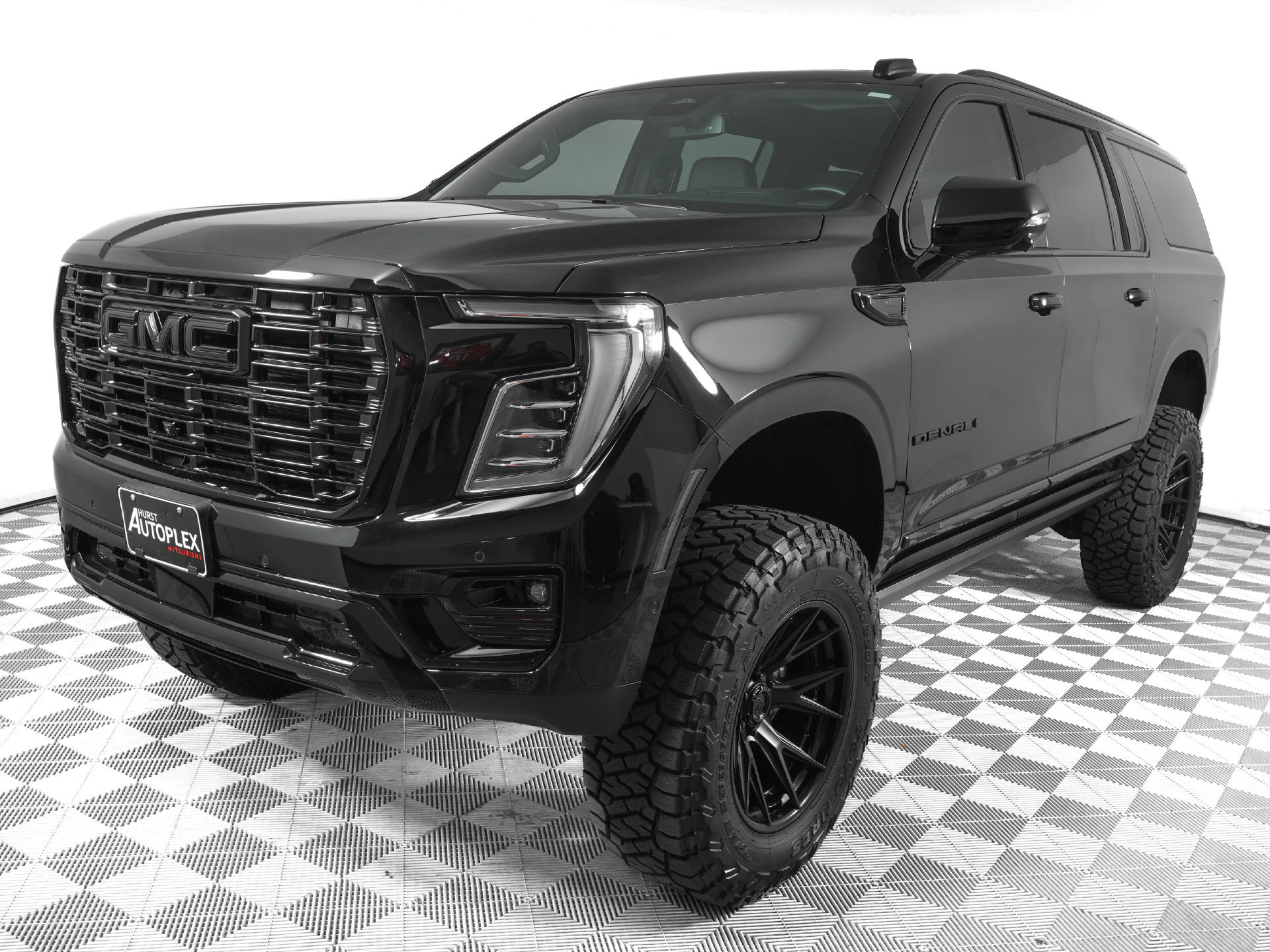 Used 2026 GMC Yukon XL Denali w/ Sun & Power Step Package AWD/4WD image 8