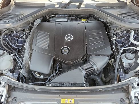 Used 2023 Mercedes-Benz GLC 300 4MATIC image 10