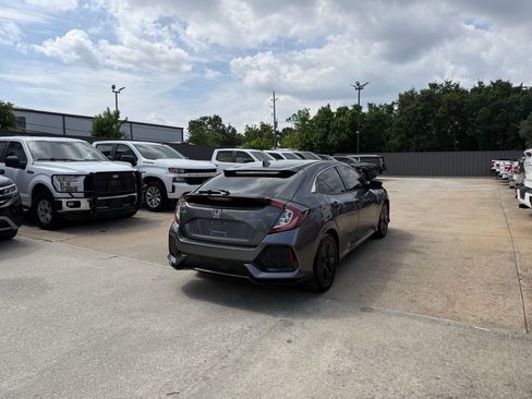 Used 2018 Honda Civic EX image 5