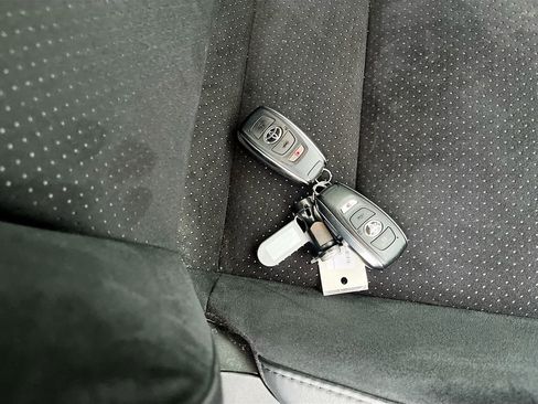 Used 2025 Toyota GR86 Premium w/ ALL Weather Mat Package (TMS) image 32