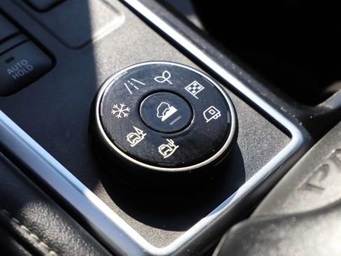 Used 2022 Nissan Pathfinder SV image 27