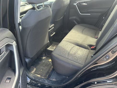Used 2021 Toyota RAV4 XLE AWD/4WD image 20