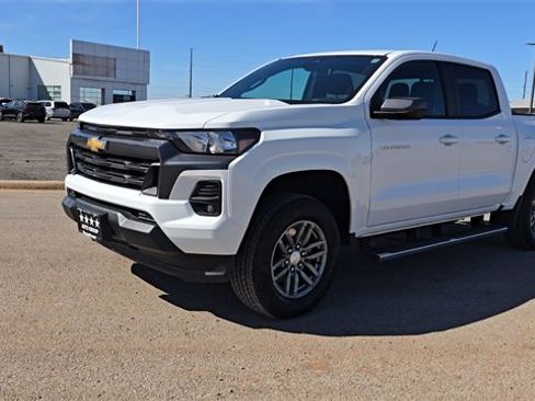 Used 2024 Chevrolet Colorado LT w/ LT Convenience Package image 2
