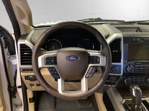 Used 2019 Ford F150 Lariat w/ Equipment Group 501A Mid image 12