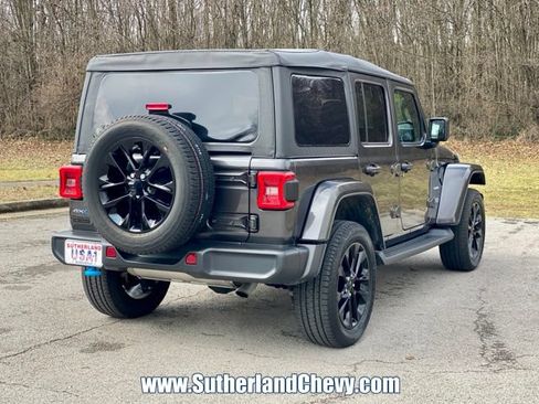 Used 2022 Jeep Wrangler Unlimited Sahara AWD/4WD image 7