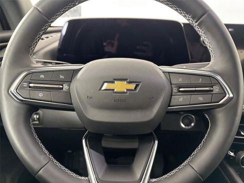 Used 2026 Chevrolet Traverse LT image 17