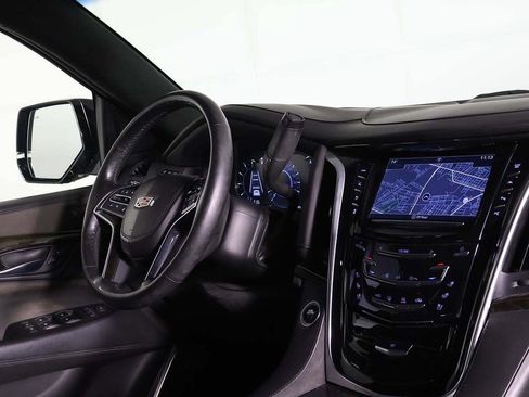 Used 2020 Cadillac Escalade Platinum AWD/4WD image 31