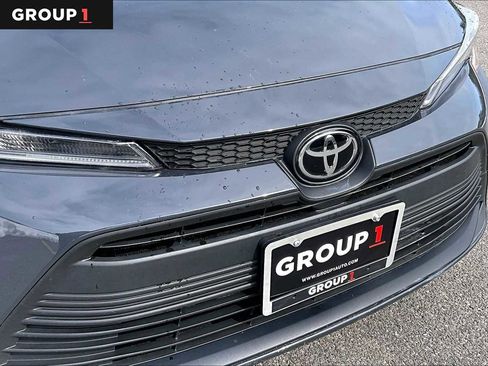 Used 2024 Toyota Corolla LE image 31