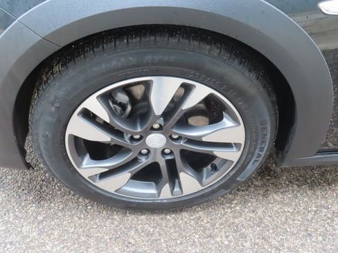 Used 2019 Buick Regal Essence w/ Driver Confidence Package I image 17