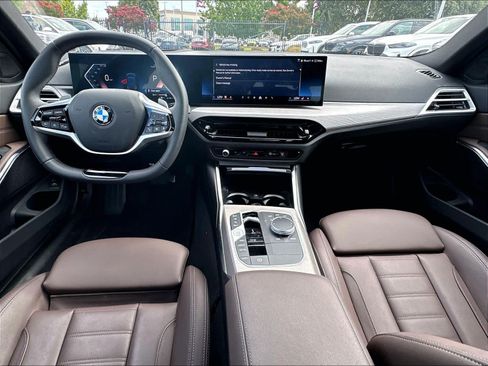 Used 2025 BMW 330i Sedan w/ Premium Package RWD image 10