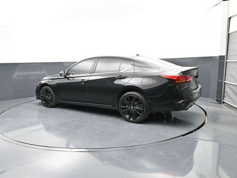 Used 2022 Nissan Altima 2.5 SR w/ Midnight Edition Package AWD/4WD image 8