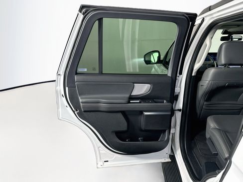 Used 2025 Ford Expedition Active AWD/4WD image 28
