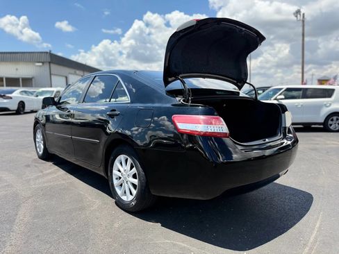 Used 2011 Toyota Camry XLE FWD image 36