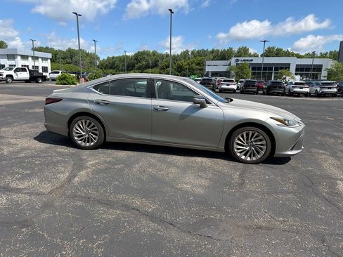 Used 2019 Lexus ES 350 w/ Accessory Package 2 FWD image 22