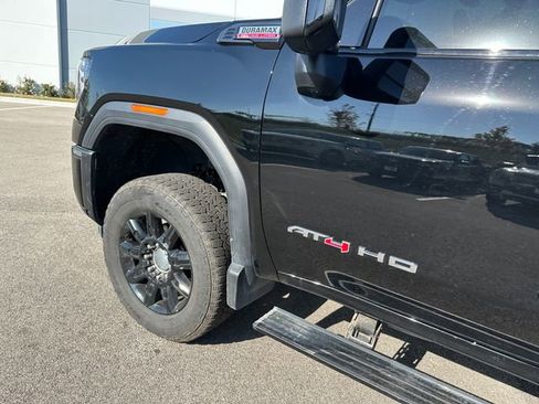 Used 2025 GMC Sierra 2500 AT4 w/ AT4 Premium Plus Package image 8