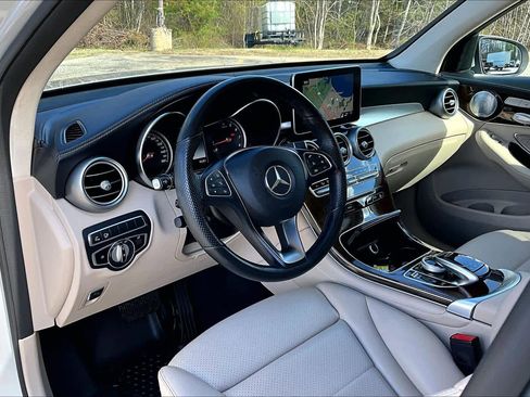 Used 2019 Mercedes-Benz GLC 300 4MATIC image 18