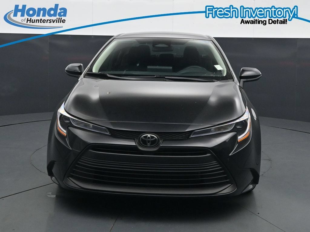Used 2026 Toyota Corolla LE FWD image 3