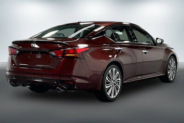Used 2024 Nissan Altima 2.5 SL FWD image 8