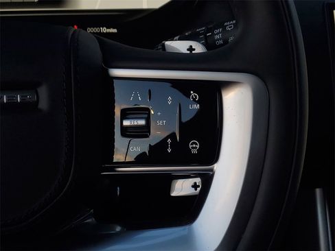 New 2025 Land Rover Range Rover SE image 17