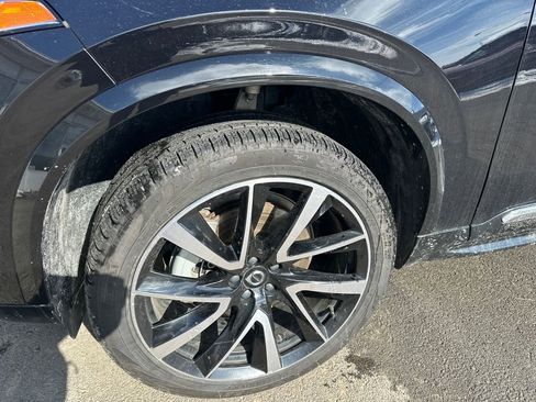 Used 2023 Volvo XC90 B5 Plus w/ Protection Package Premier image 5