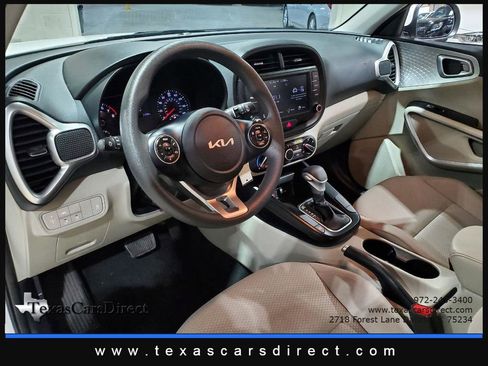 Used 2022 Kia Soul LX w/ Technology Package image 8