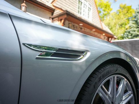 Used 2022 Bentley Flying Spur V8 image 52