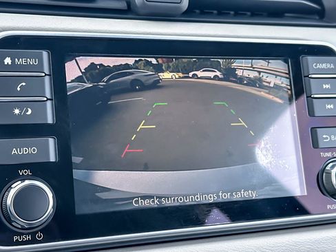 Used 2022 Nissan Versa SV w/ Trunk Package image 17