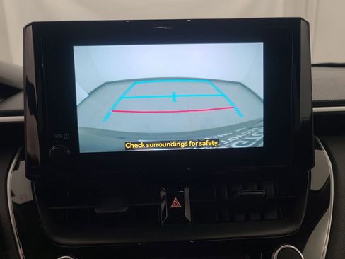 Used 2025 Toyota Corolla Cross LE image 31