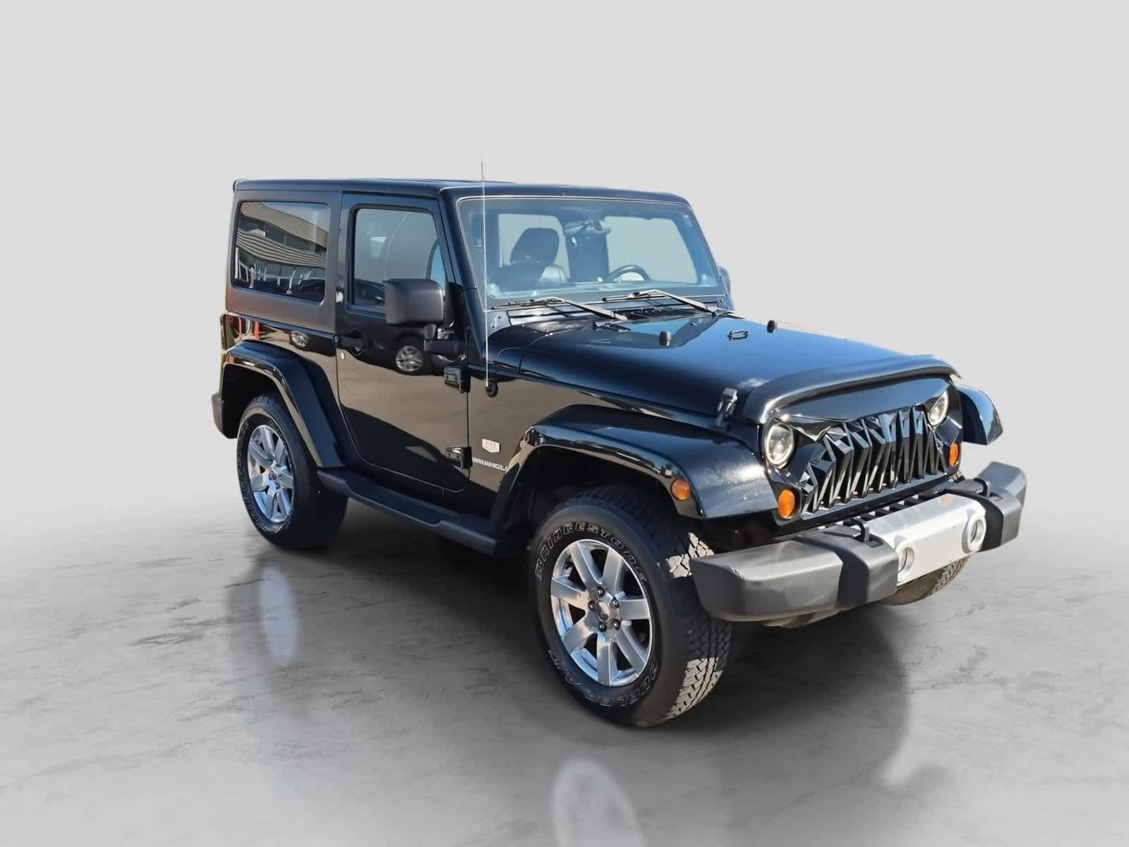 Used 2011 Jeep Wrangler Sahara w/ Dual Top Group AWD/4WD image 2