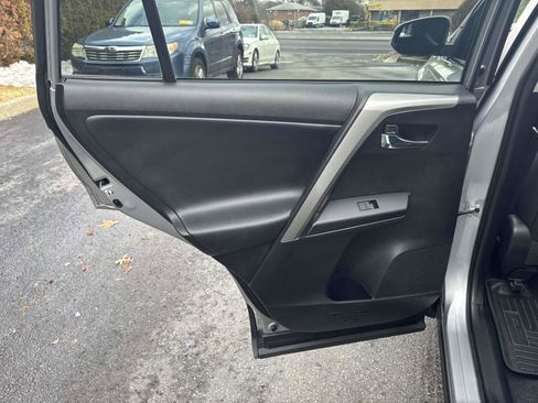 Used 2016 Toyota RAV4 XLE image 12