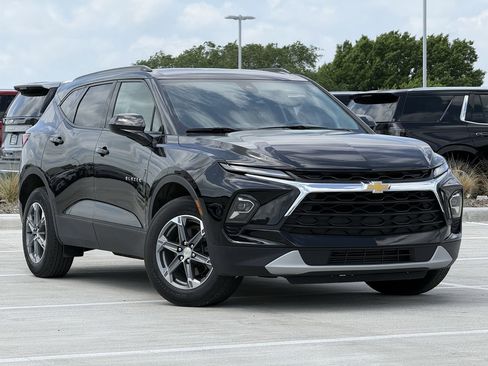 Used 2023 Chevrolet Blazer LT w/ Convenience Package image 2