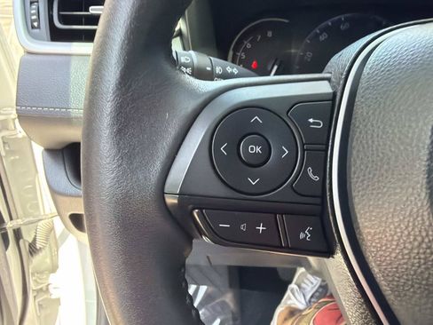 Used 2023 Toyota RAV4 XLE Premium FWD image 28