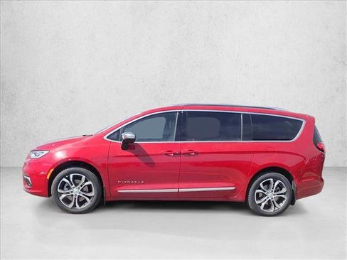 New 2026 Chrysler Pacifica Pinnacle image 2