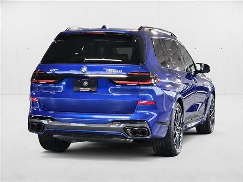 Used 2025 BMW X7 M60i image 5