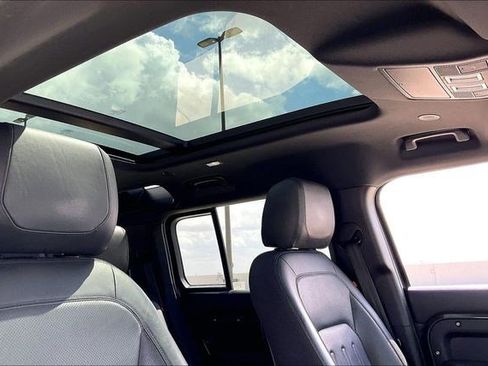 Used 2022 Land Rover Defender 110 X image 26