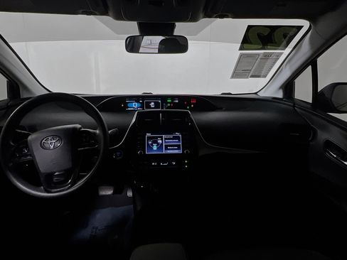 Used 2022 Toyota Prius L Eco image 30