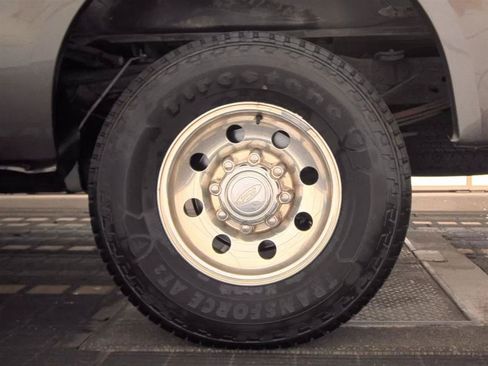 Used 2002 Ford F250 Lariat RWD image 12