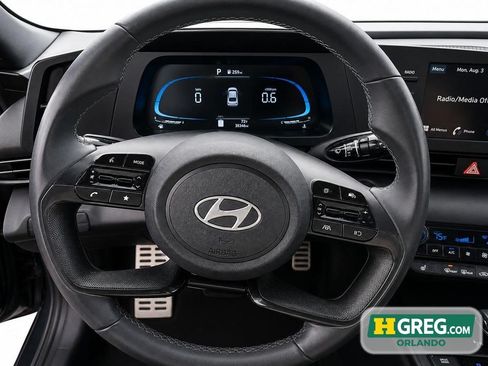 Used 2025 Hyundai Elantra Sport FWD image 11
