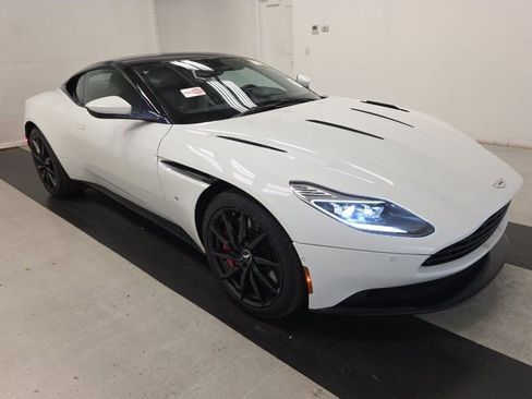 Used 2017 Aston Martin DB11 V12 image 3