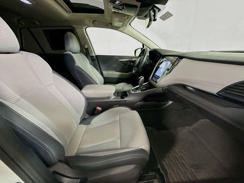 Used 2024 Subaru Outback Premium AWD/4WD image 29