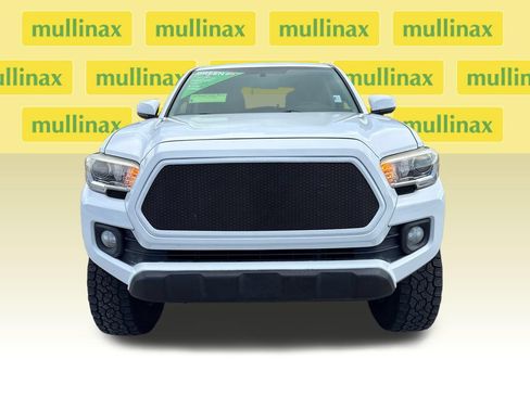 Used 2016 Toyota Tacoma SR5 w/ Towing Package RWD image 10