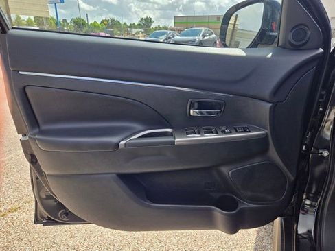 Used 2025 Mitsubishi Outlander Sport AWD image 13