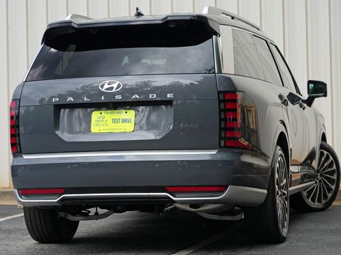 Used 2026 Hyundai Palisade Calligraphy FWD image 5