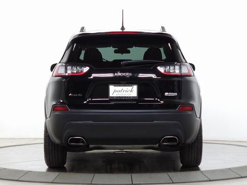 Used 2019 Jeep Cherokee Latitude w/ Popular Appearance Group image 8