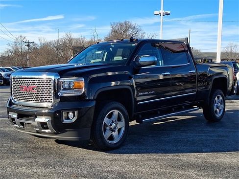 Used 2015 GMC Sierra 2500 Denali w/ Duramax Plus Package image 3