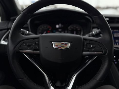 Certified 2023 Cadillac XT6 Premium Luxury image 17