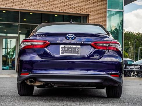Used 2022 Toyota Camry XLE FWD image 12
