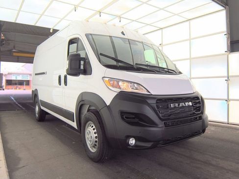 Used 2025 RAM ProMaster 2500 w/ Premium Convenience Group image 1