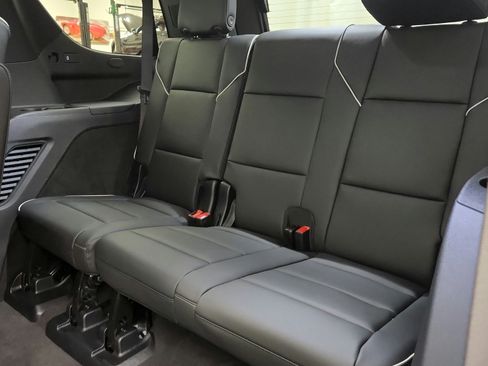 Used 2026 Cadillac Escalade Luxury w/ LPO, Floor Liner Package AWD/4WD image 31