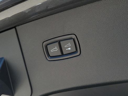 Used 2024 Porsche Cayenne S image 9